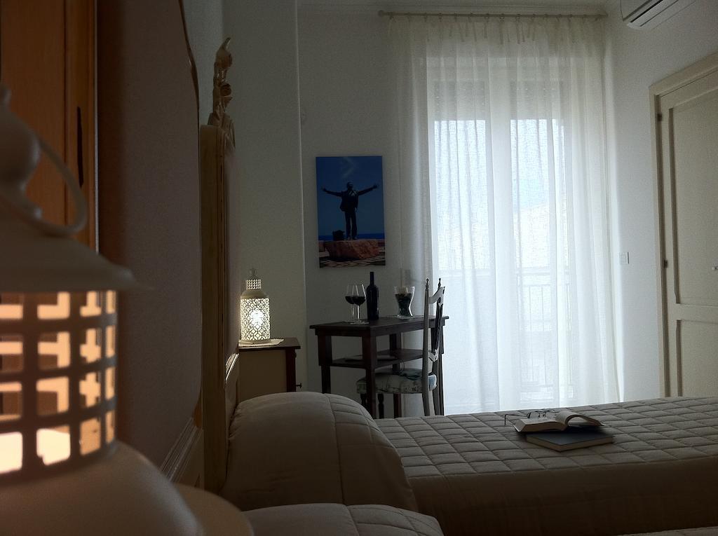 Bed and Breakfast Dimora Delle Rondini Полиньяно-а-Маре Номер фото