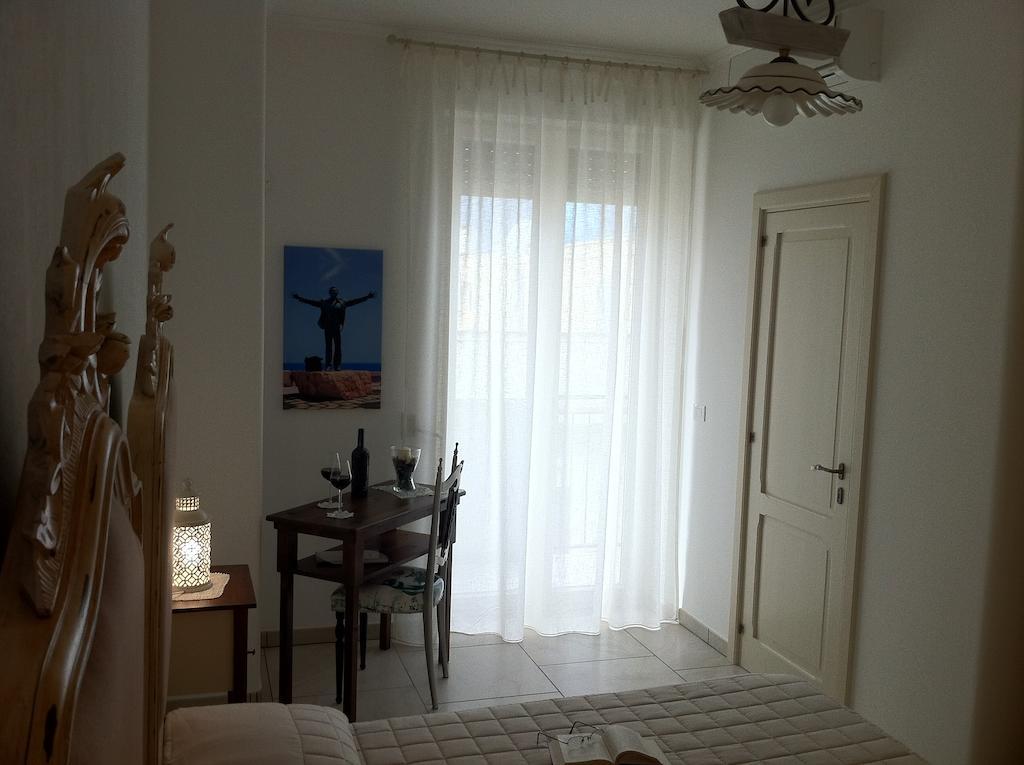 Bed and Breakfast Dimora Delle Rondini Полиньяно-а-Маре Номер фото